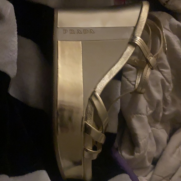 Prada wedge gold - Picture 3 of 8